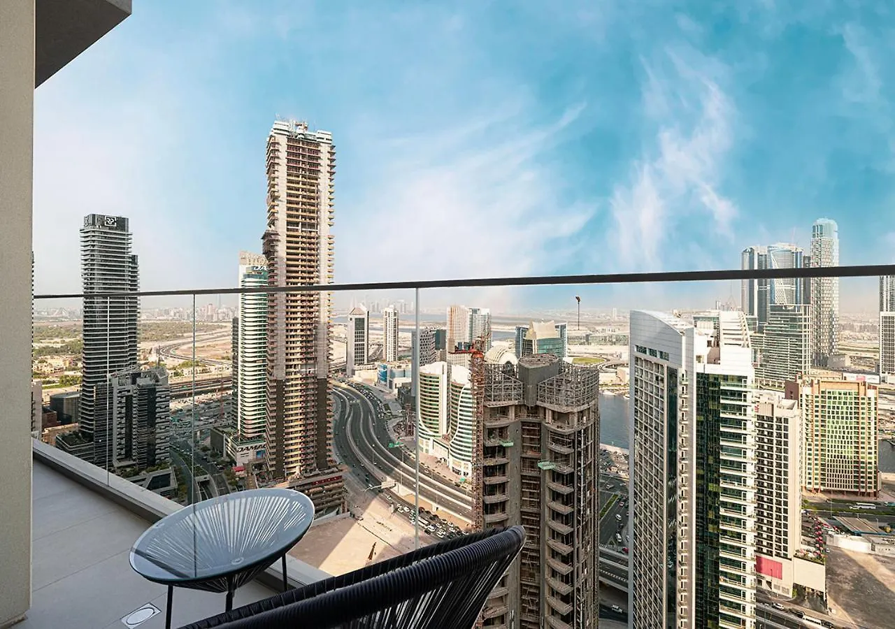 Elegant 1Br With Skyline Views In Downtown Dubai Apartment