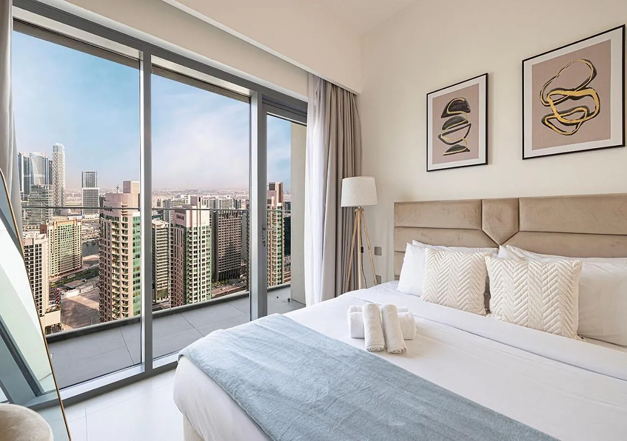 Elegant 1Br With Skyline Views In Downtown Dubai Apartment