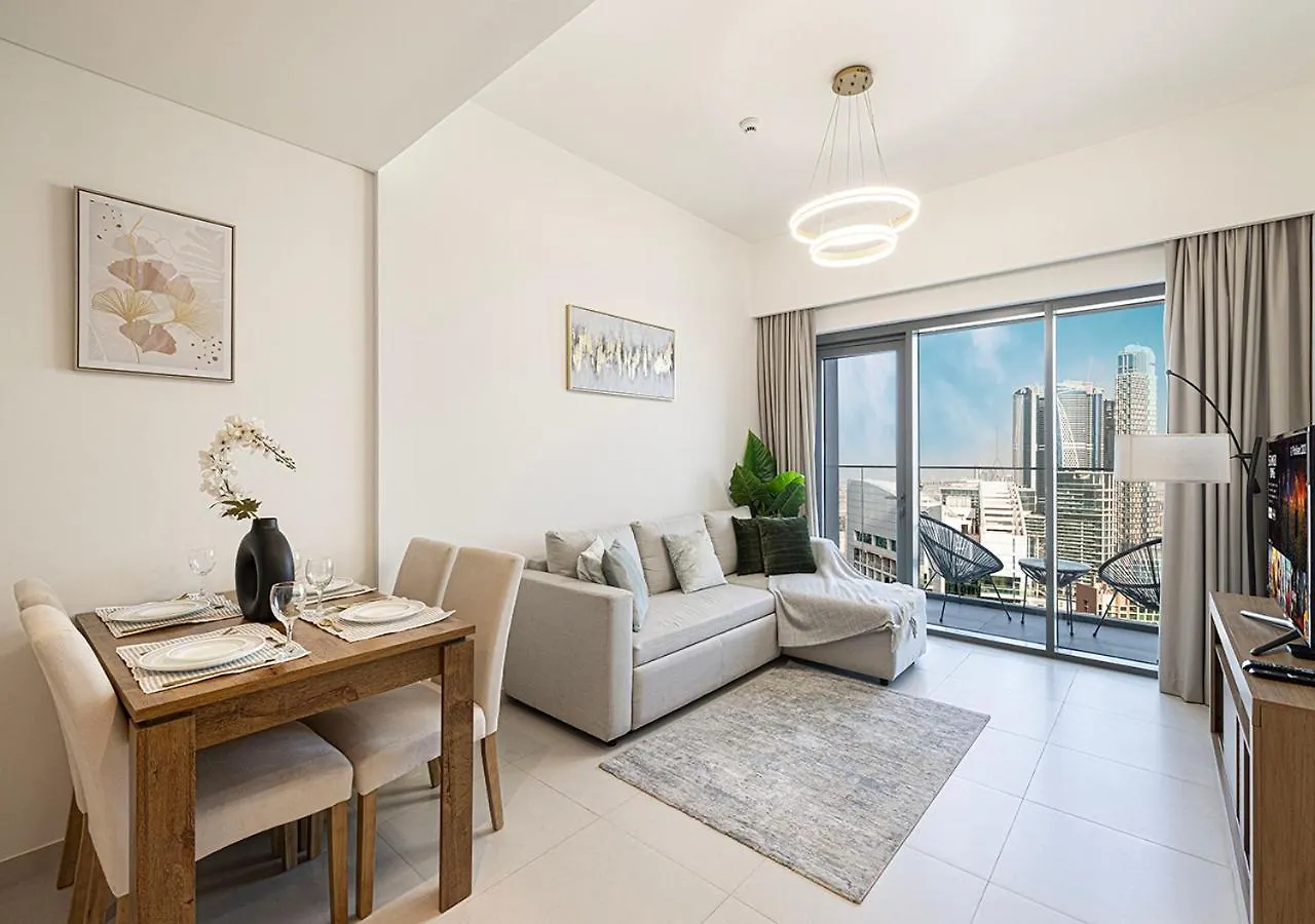 Elegant 1Br With Skyline Views In Downtown Dubai Apartment