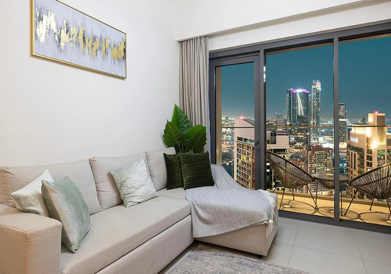 Elegant 1Br With Skyline Views In Downtown Dubai Apartment
