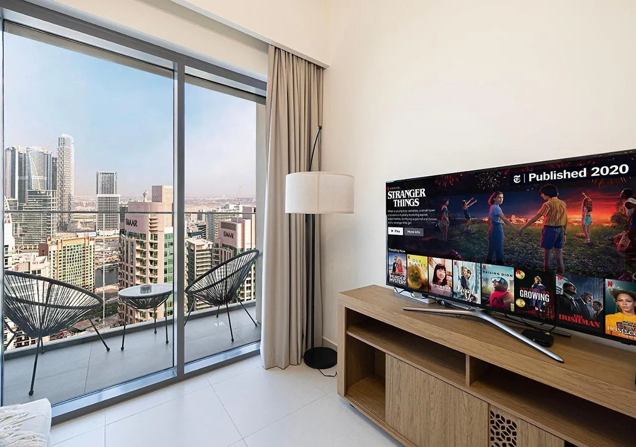 Elegant 1Br With Skyline Views In Downtown Dubai Apartment