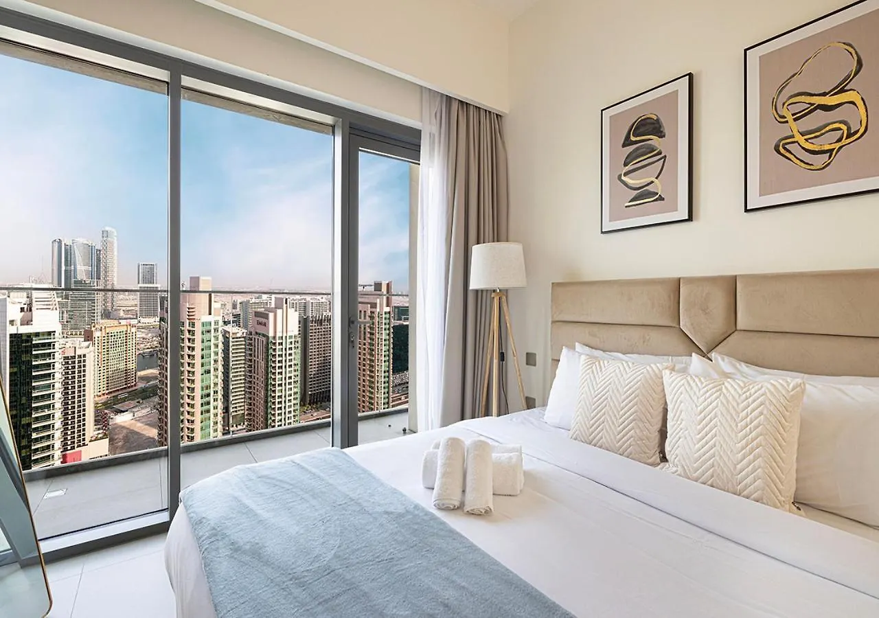 Elegant 1Br With Skyline Views In Downtown Dubai Apartment