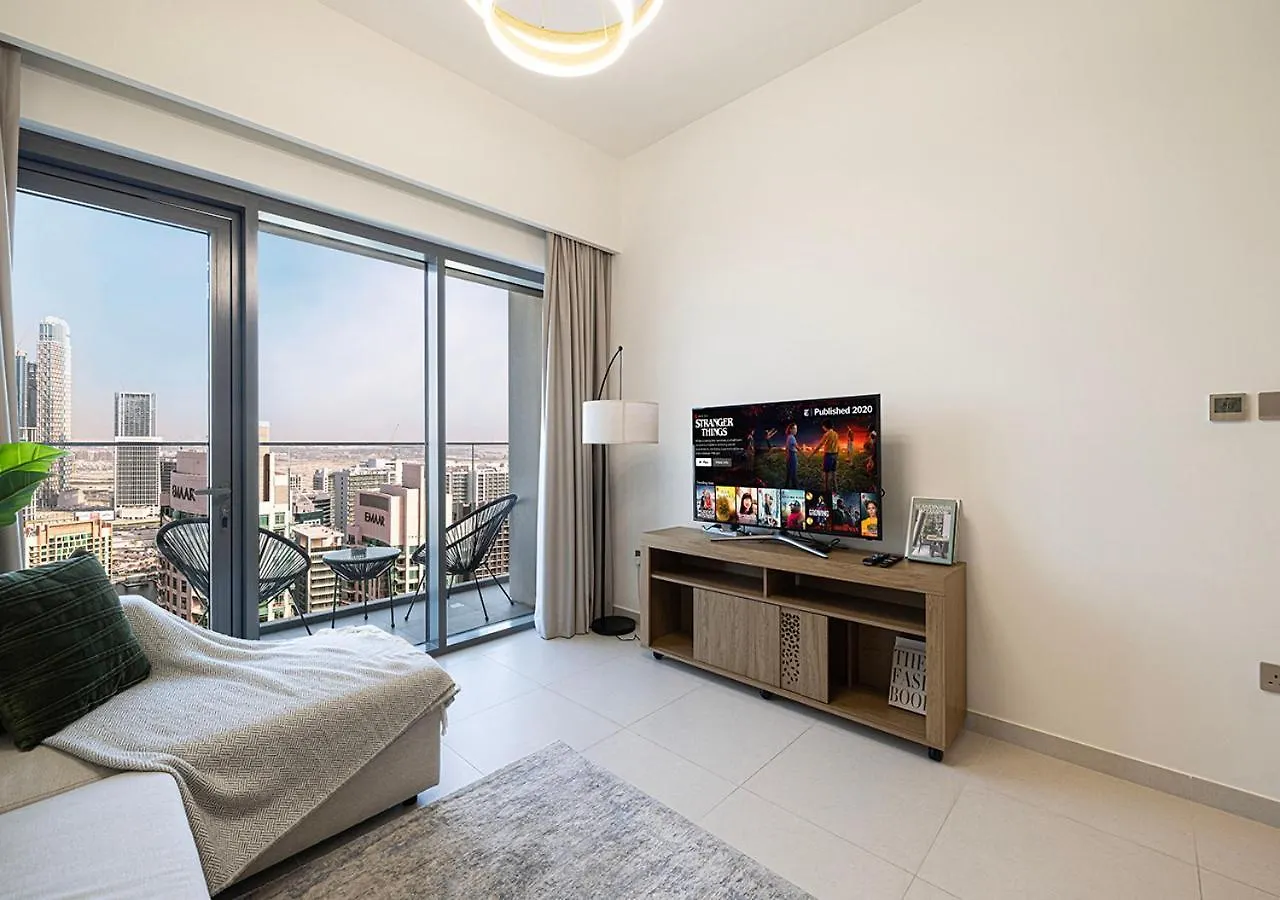 Elegant 1Br With Skyline Views In Downtown Dubai Apartment