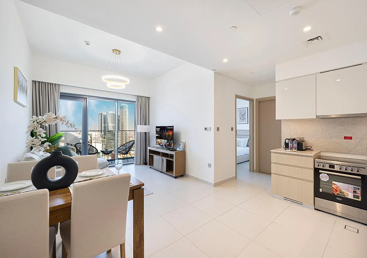 Elegant 1Br With Skyline Views In Downtown Dubai Apartment