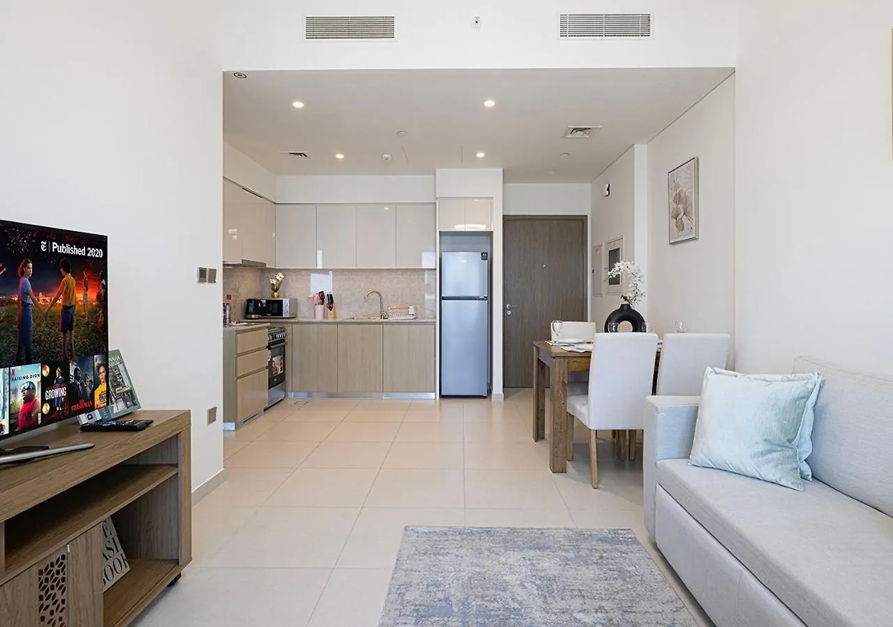 Elegant 1Br With Skyline Views In Downtown Dubai Apartment