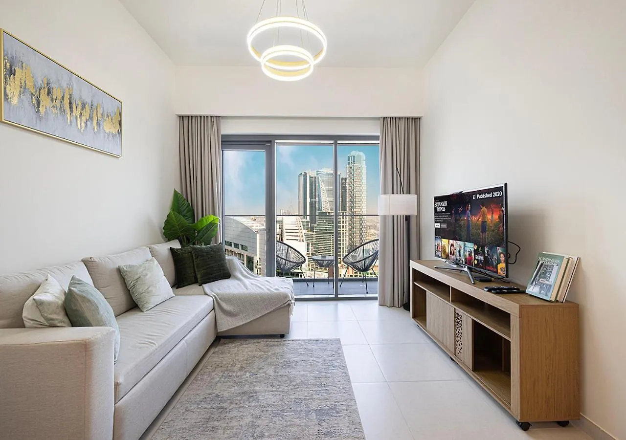 Elegant 1Br With Skyline Views In Downtown Dubai Apartment